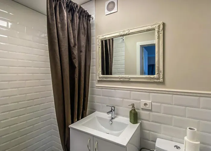 Akropolis Studija 2 *